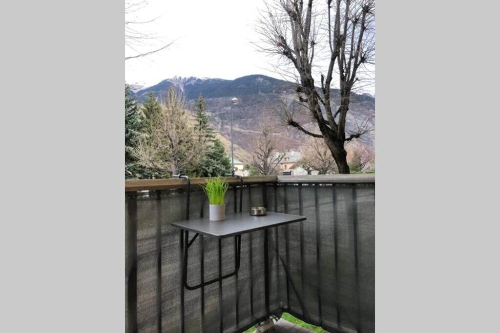 Appartement Cosy Proche De La Gare Saint-Jean-de-Maurienne Esterno foto